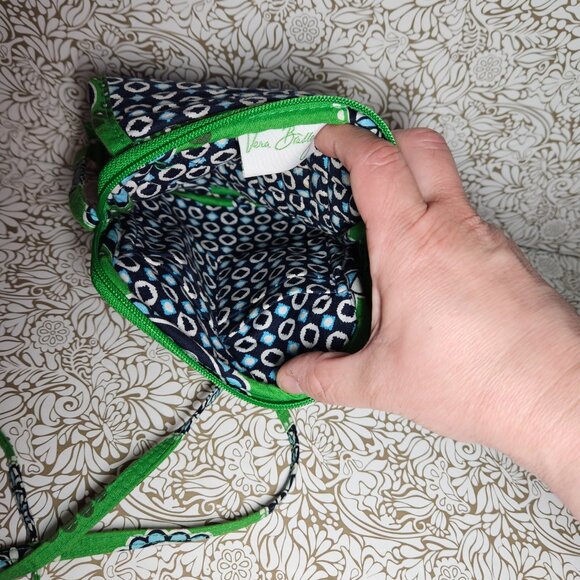 Vera Bradley~Cupcakes Green~Mini Hipster Crossbody - Picture 6 of 8